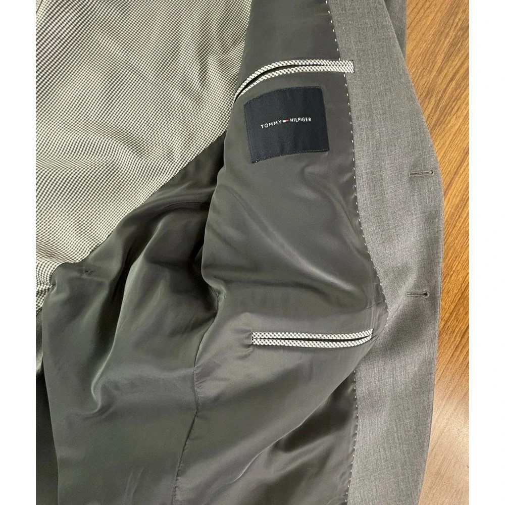 TOMMY‎ HILFIGER Mens 42R Solid Gray Blazer Sport Coat Suit Jacket Checked Lining